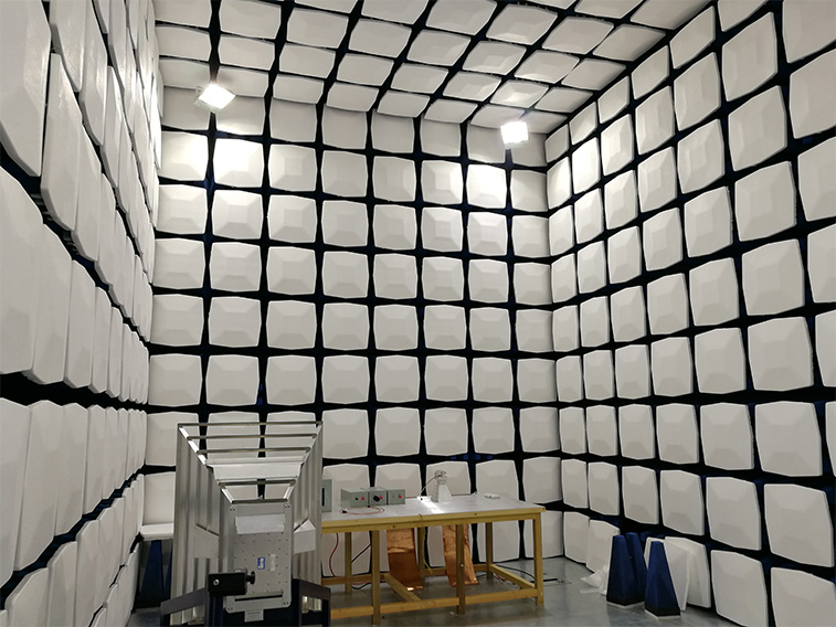 631616028296662.jpg 電波暗室.jpg