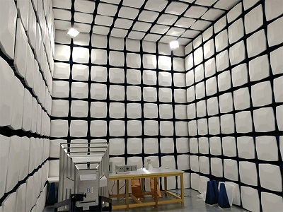 821623371526868.jpg 電波暗室.jpg