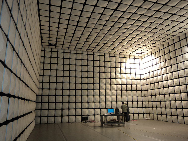 電波暗室 電波暗室